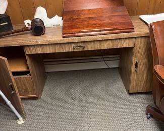 Sturdy desk with speaker podium, large wooden gravel