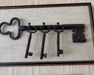 Metal key holder