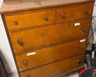 Vintage dresser