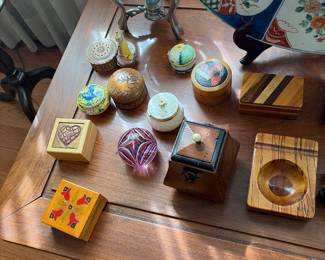 Assorted boxes and small ceramic boxes