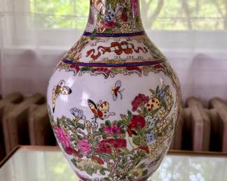 Chinese Famille Rose Porcelain Lamp