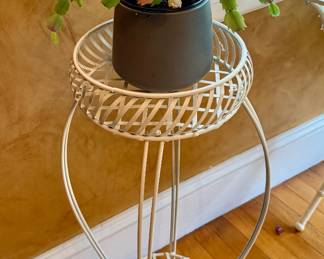 White Metal Plant Stand