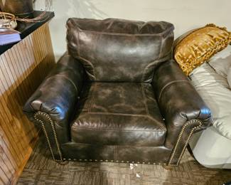 Leather style armchair 