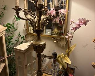 Lamps and mirrors 