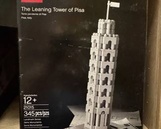 LEGO Leaning Tower Of Pisa NEW In Box