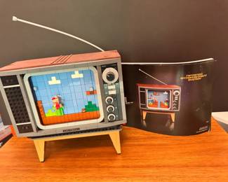 LEGO Nintendo Entertainment System Low Tech TV Set