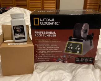National Geographic Professional Rock Tumbler with Tumbling Grits