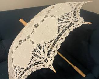 VintageStyle Battenburg Lace Parasol