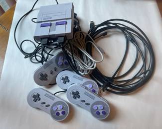 Super Nintendo NES Classic Edition Mini Console With Four Controllers  Cords