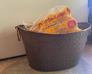 Hammered Metal Tub With PrestoLogs