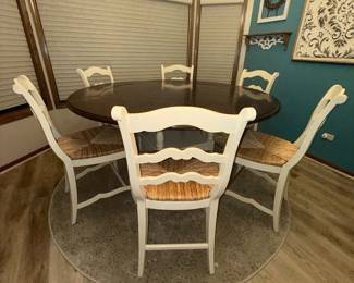 UNIQUE TABLE WITH CURVED LEAVES THAT DETACH