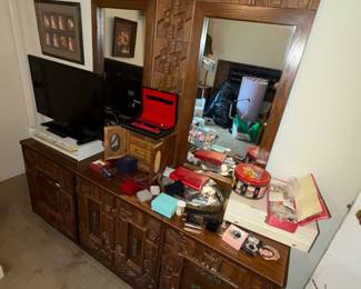 MOre matching Bedroom furniture