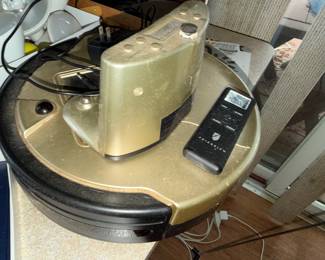 BobSweep Pet Hair Robotic Vacuum cleaner + Mop with charging block