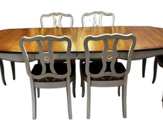 Davis Cabinet Company Dining Table with 2 Leaves and 8 Chairs