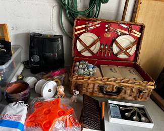 Coracle picnic basket
