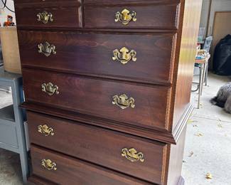 Chest of drawers