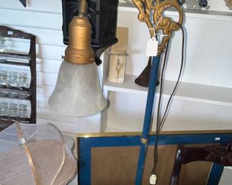 ANTIQUE BRIDGE LAMP