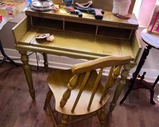 VINTAGE SPINET DESK & CHAIR