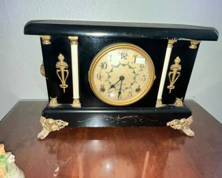 BEAUTIFUL ANTIQUE SESSIONS PILLAR CLOCK