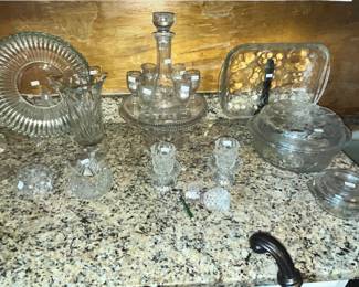 DECANTER & CUPS