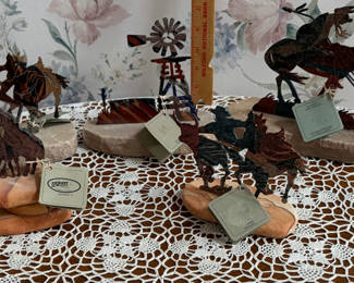 Lot 51: 4 pcs Vintage TaZart Metal Art