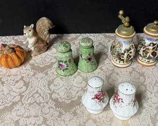 Lot 74: Salt and Pepper Shaker Sets