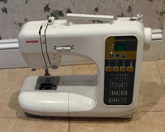 Lot 45: Janome 3022 sewing machine