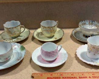 Lot 10: 6 Vintage Demitasse Cups and Saucers
