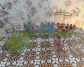 Lot 22: Vintage Lot of Swanky Swig Juice Glasses