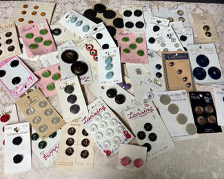 Lot 29: Vintage lot of carded buttons