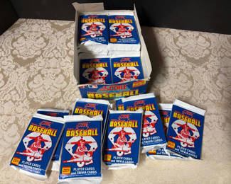 Lot 28: Full box of 1989 Score Baseball Cards