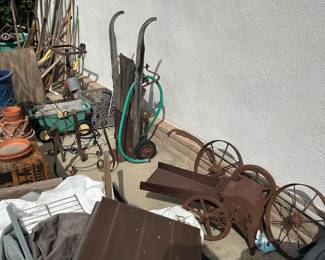 Yard art. Rusty, crusty and a bit dusty. 