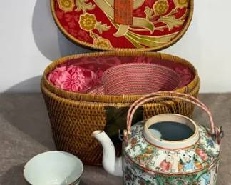 Chinese export porcelain tea set