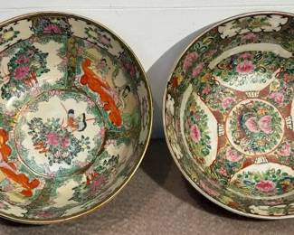 Chinese Porcelain Bowls in the Famille or Canton Rose Design 