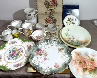 Assorted Floral Theme Porcelain  Other Decor