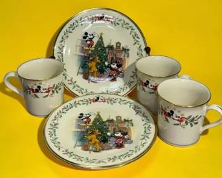 Lenox Mickey  Co Holiday