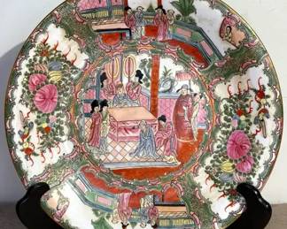 Chinese Famille Rose Medallion porcelain plate 