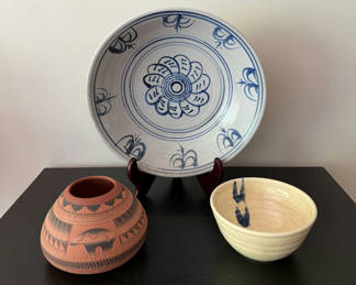 Lot 12: Pottery Group
