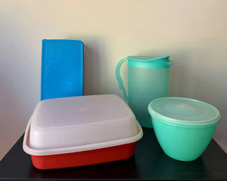 Lot 10: Vintage Tupperware - Group One