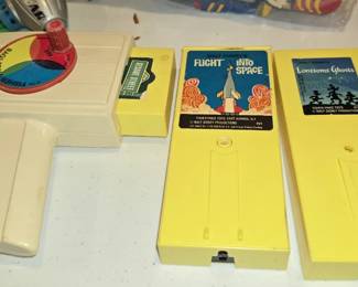 VINTAGE CHILD's MOVIE PROJECTOR TOY