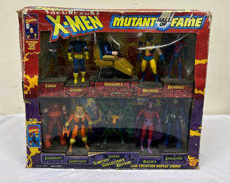 Lot 33: 1993 ToyBiz X-men Mutant Hall of Fame Action Figures