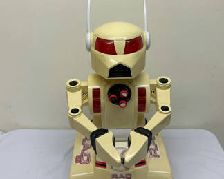 Lot 34: 1999 Toymax Rad Robot