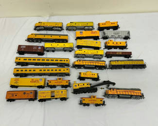 Lot 56: Union Pacific HO Scale Trains