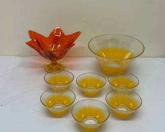 Lot 18: Colored Glassware