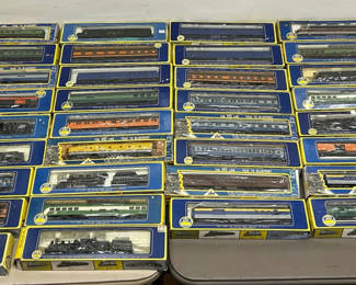 Lot 53: AHM HO Trains