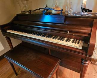 Wurlitzer Provincial Console Piano