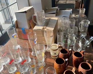 glasses and brown beer mugs