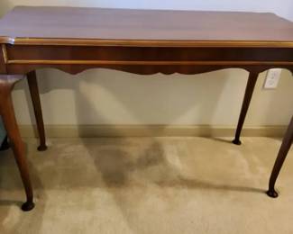 Queen Anne Style Cherry Sofa Table