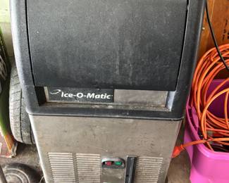 Ice maker
