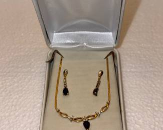 Beautiful 14k gold matching set earrings and necklace 